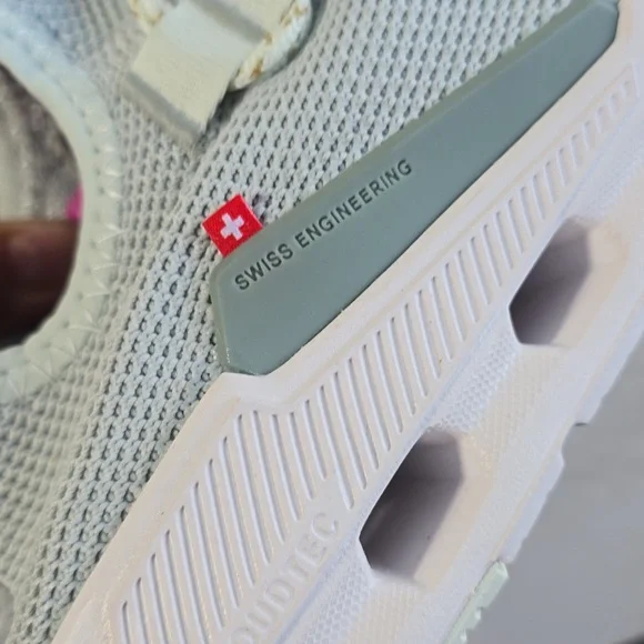 On Cloud Cloudeasy Light Gray Athletic Sneakers - Picture 10 of 14